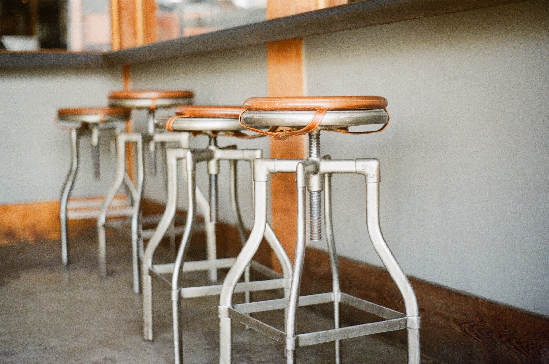 difference-between-counter-and-bar-stools-difference-between