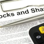 Difference between shares and debentures