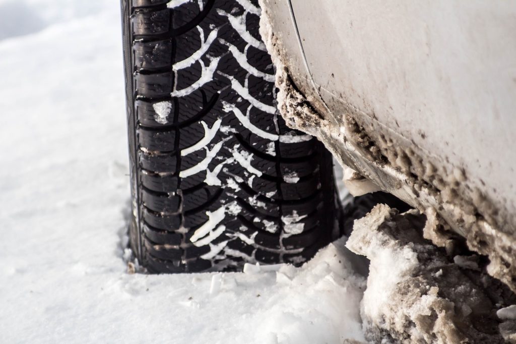 Difference Between Blizzak WS80 and Michelin X-Ice Xi3 | Difference ...